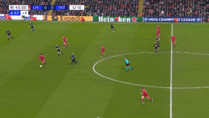 佩德里时隔1各月再为巴萨登场，送出28次传球，3次过人成功