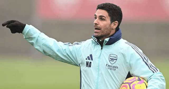 足球巴萨后防大将伤缺四周，主帅表情凝重